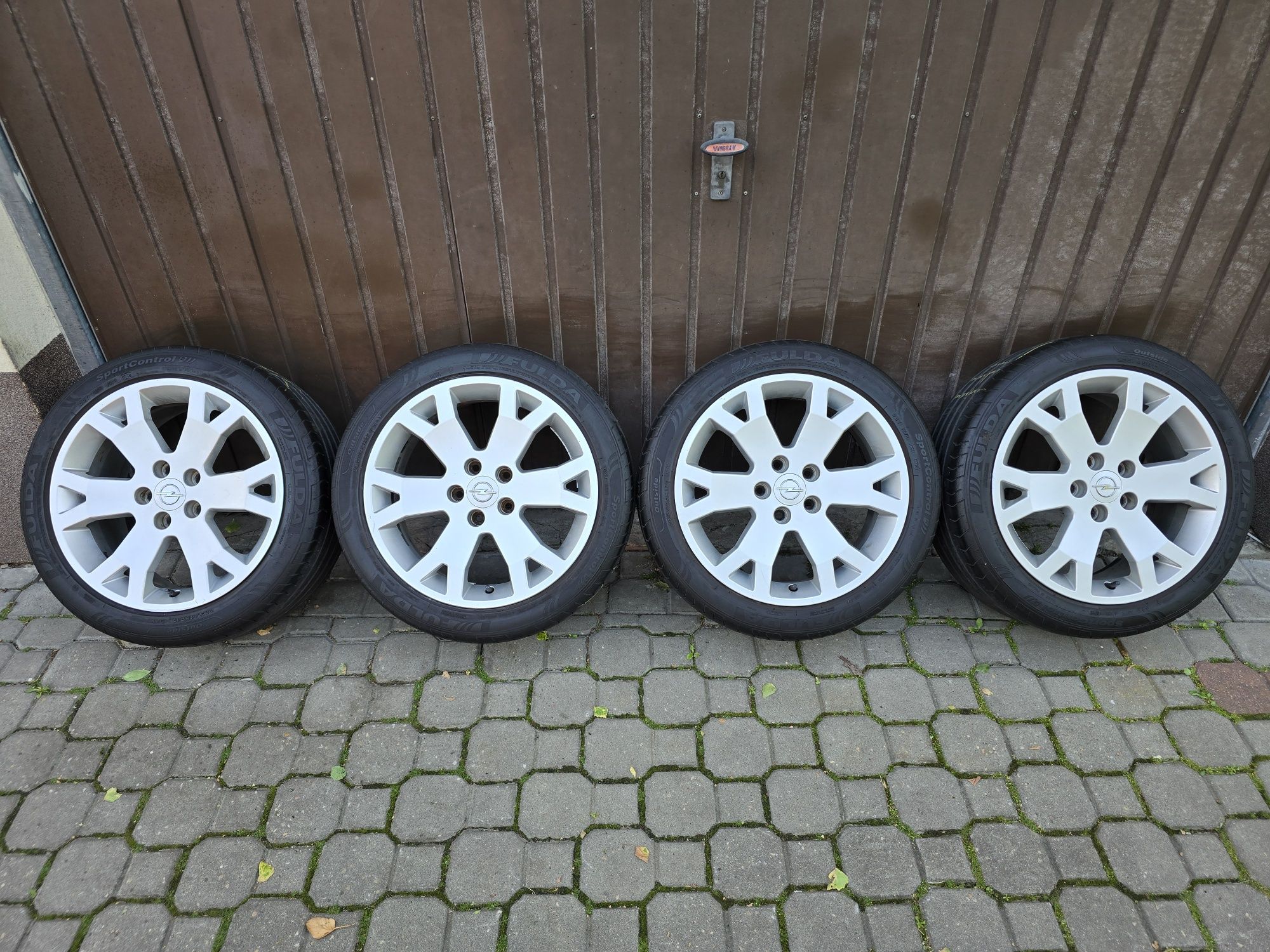 Felgi z oponami 225/45R17 Opel Vectra C GTS 5x110 Zafira Astra Meriva