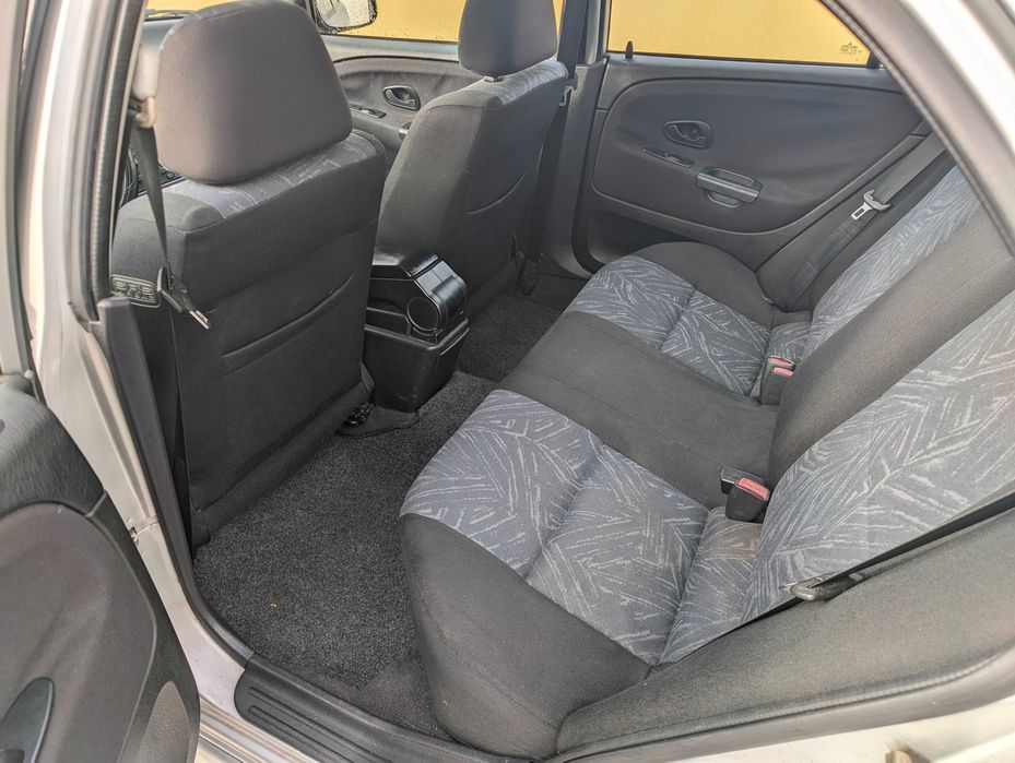 Mitsubishi Carisma 1.6 Avance (Julho / 2001)