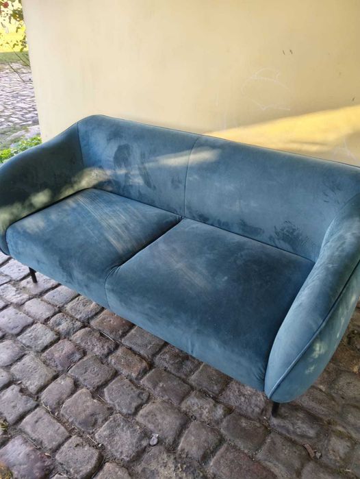 Zielona wygodna sofa