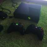 Xbox 360 com 2 comandos