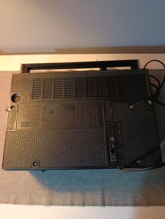 Radioodbiornik VEF 202.