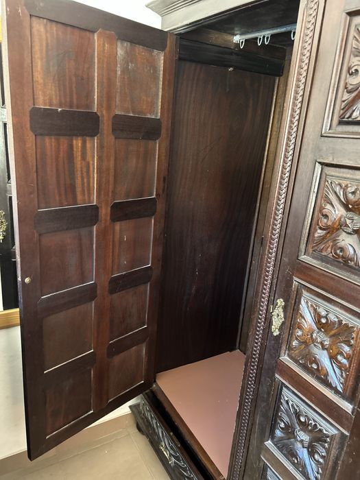 Guarda roupa  tres portas