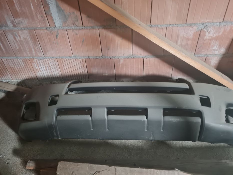 Zderzak przedni Toyota Raf 4