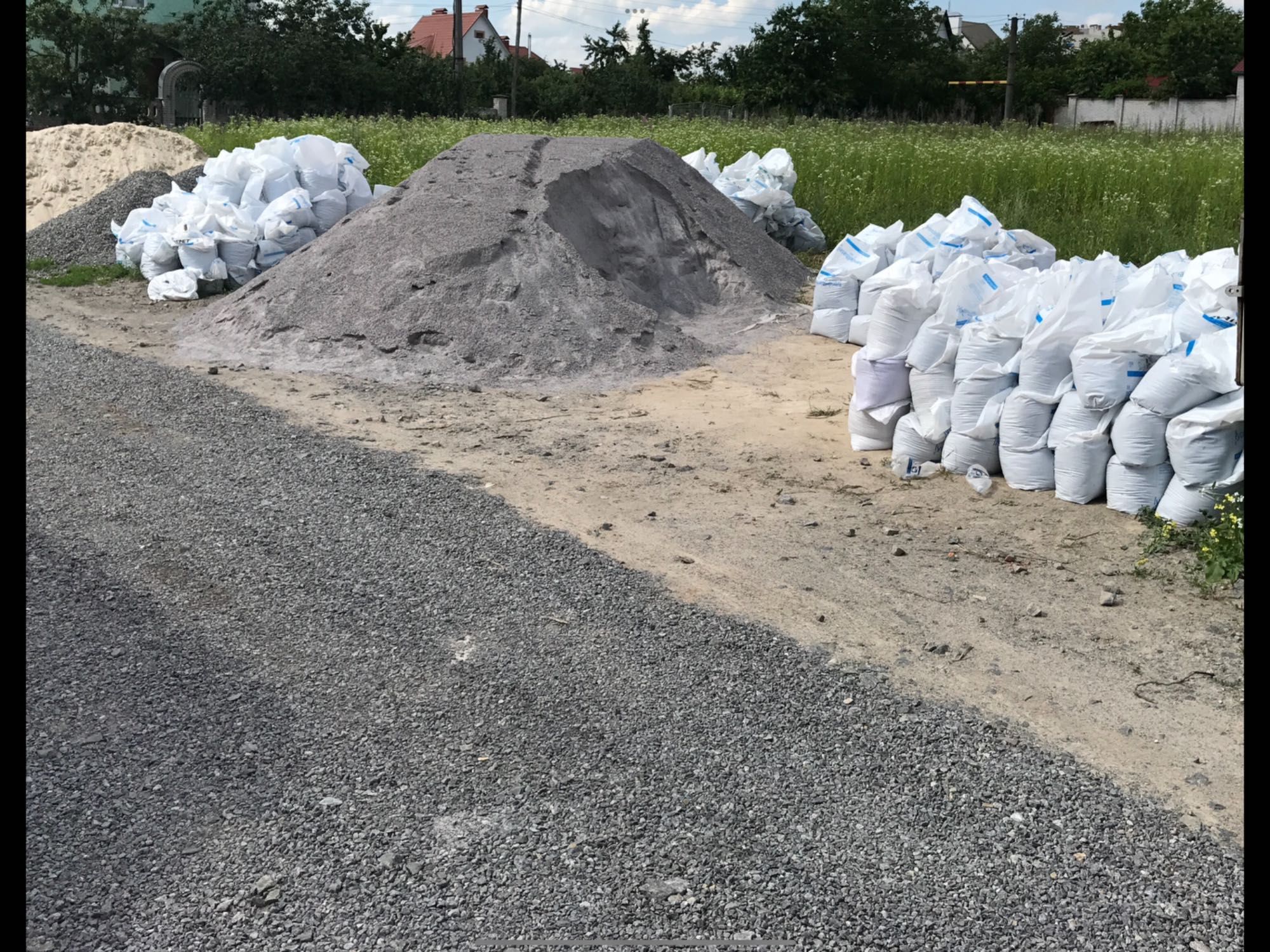 Песок в мешках пісок в мішках відсів Отсев щебень цемент в мішках