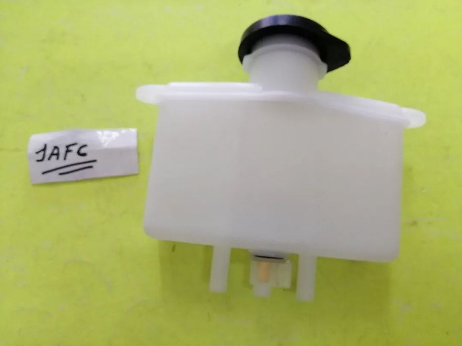 depósito reservatório oleo travões Mitsubishi canter (NOVO)