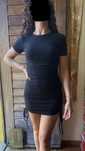 Vestido justo preto com franzido – Zara, elegante e versátil
