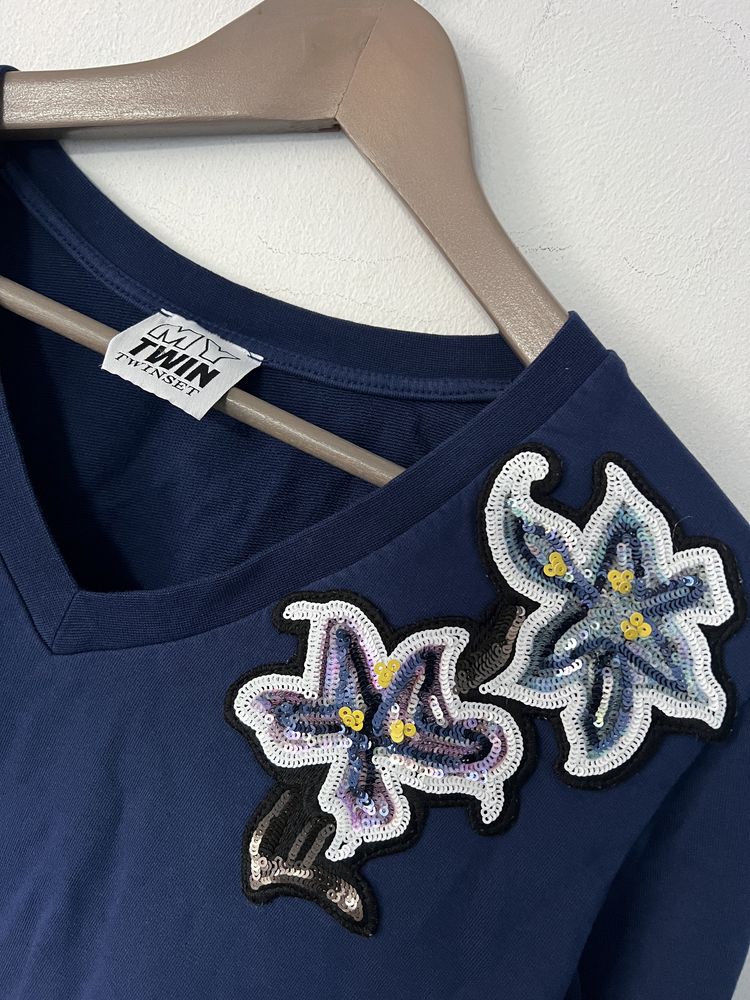 Twin Set granatowa bluza z aplikacją i ściągaczem
