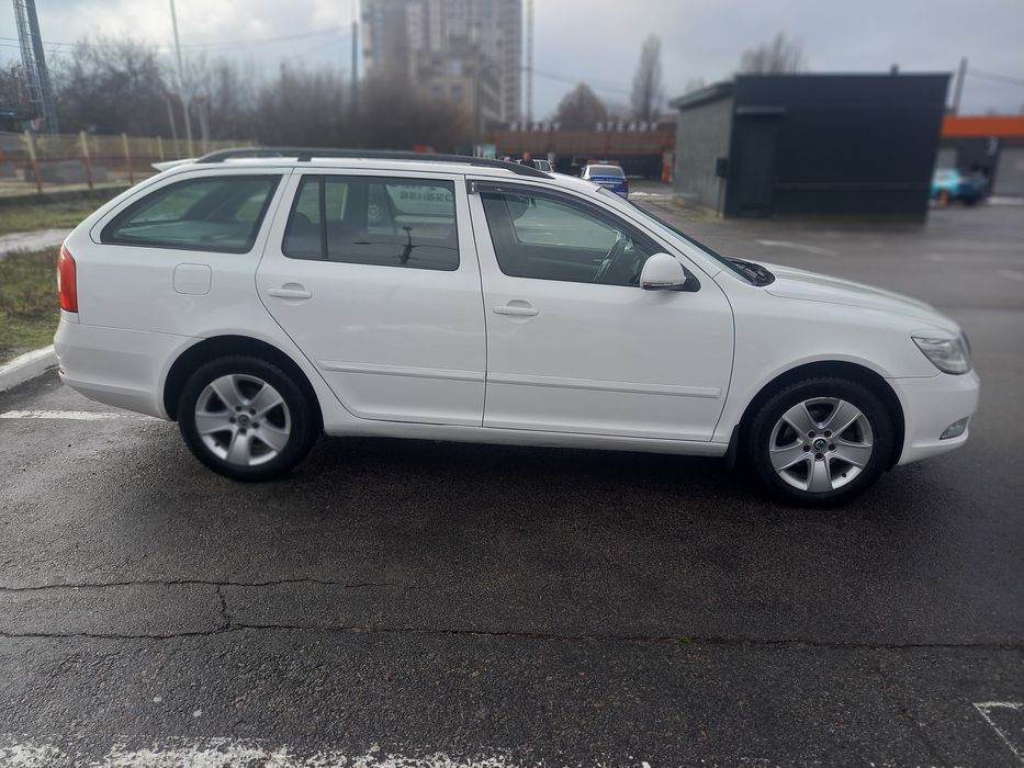 Продам шкода октавіа 2010 рік
