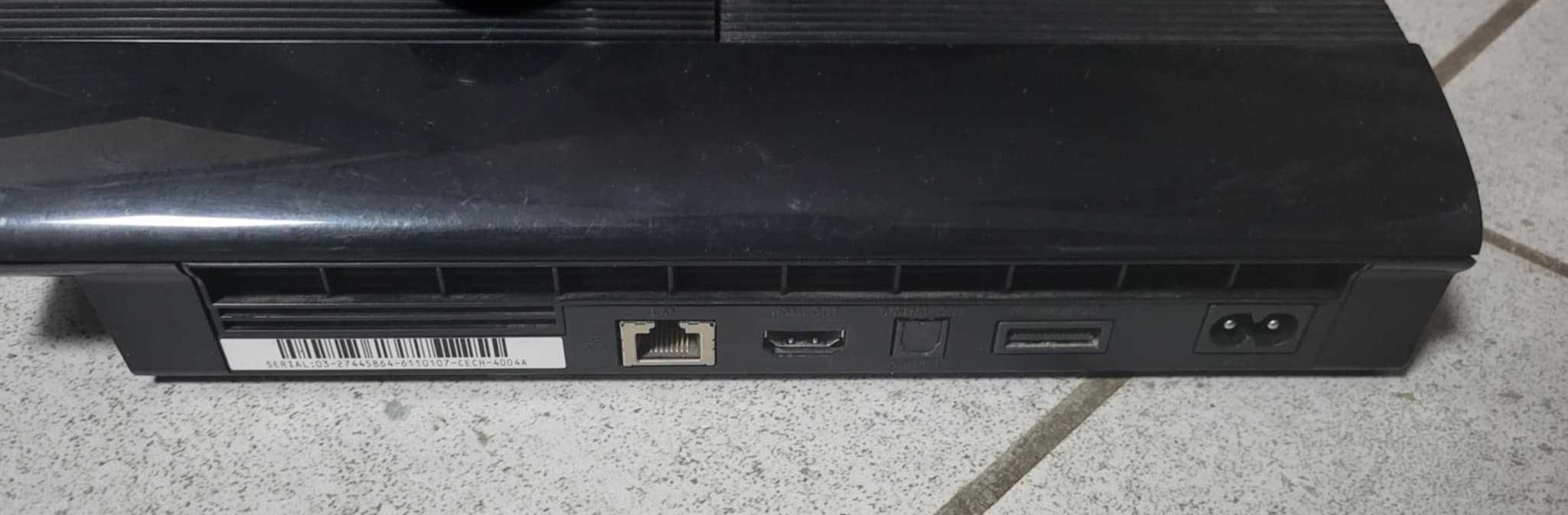 Konsola  padem PlayStation 3 CECH 4004A