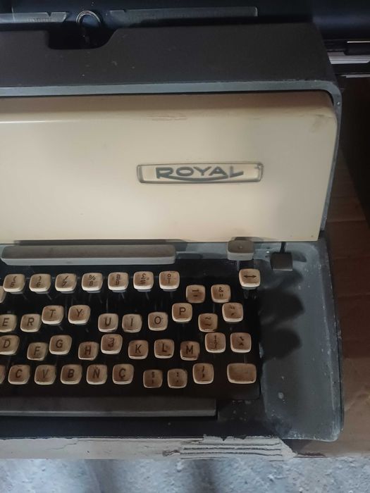 Maquina de escrever atinga