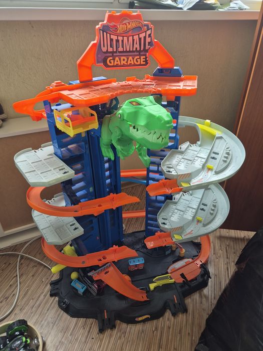 Продам Hot Weels Легендарний Гараж з TiRex