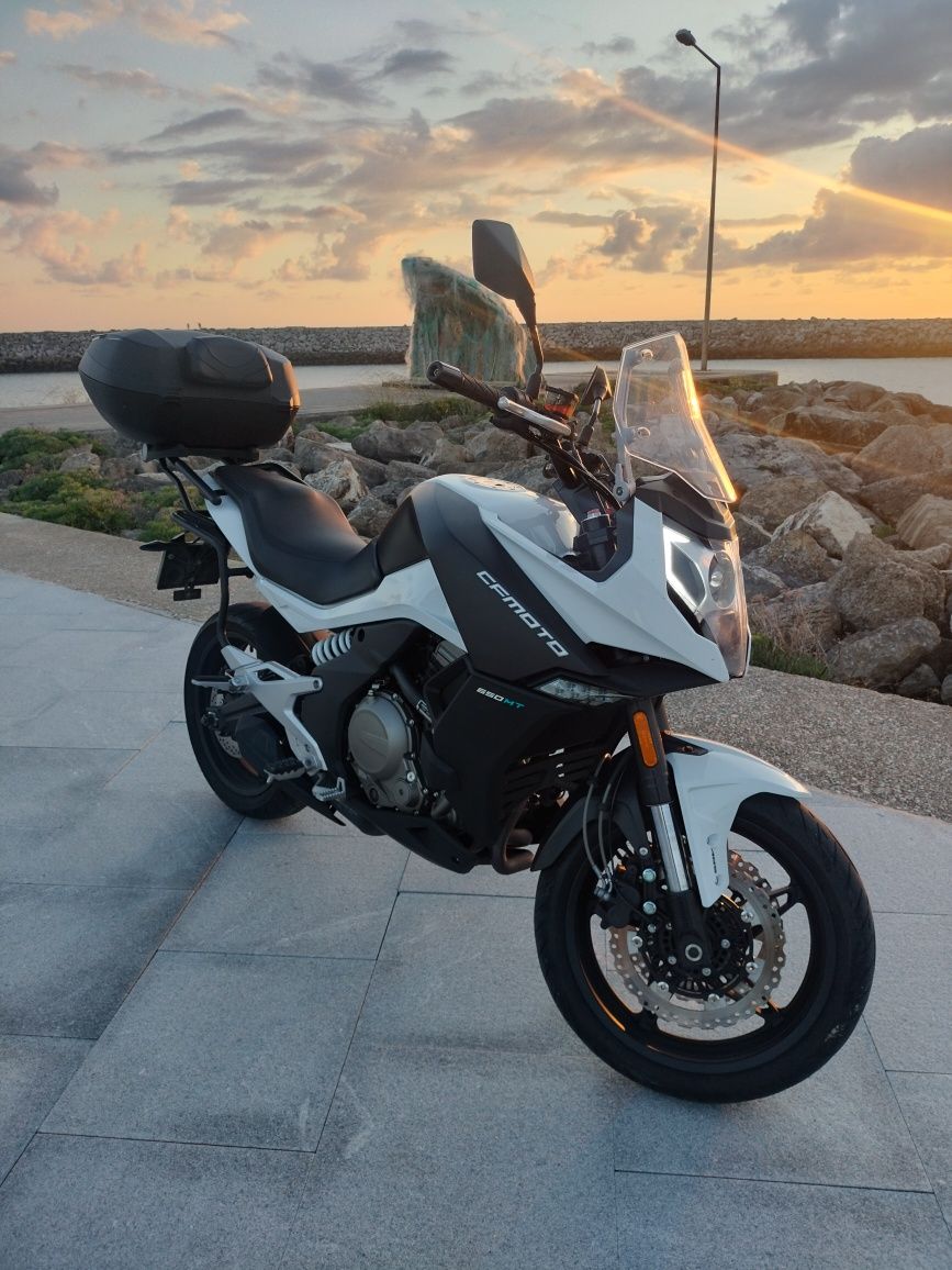 Vendo CFMOTO 650MT impecável.