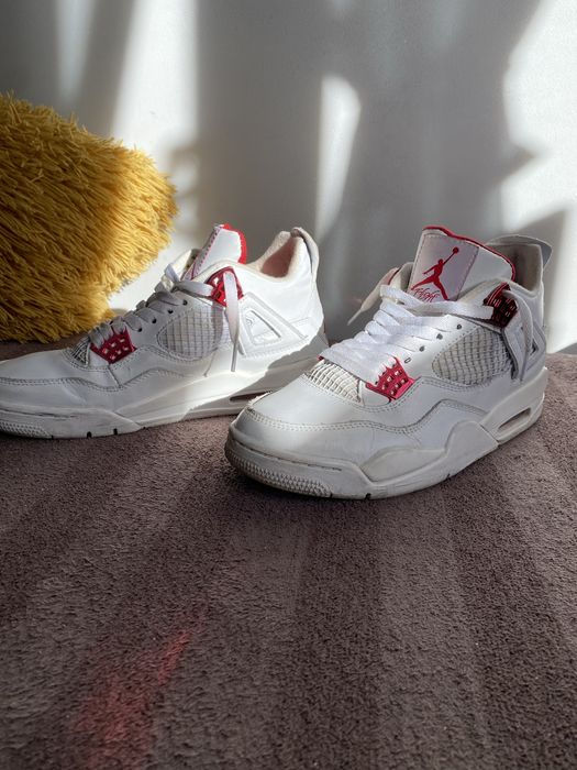 buty jordany 4 metalic red