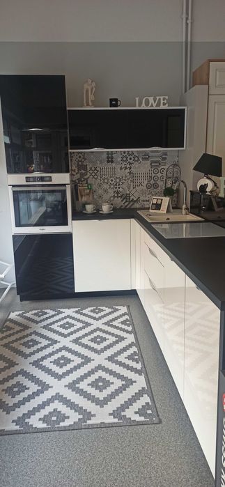 Meble kuchenne/ Kredens/ Wyspa kuchenna