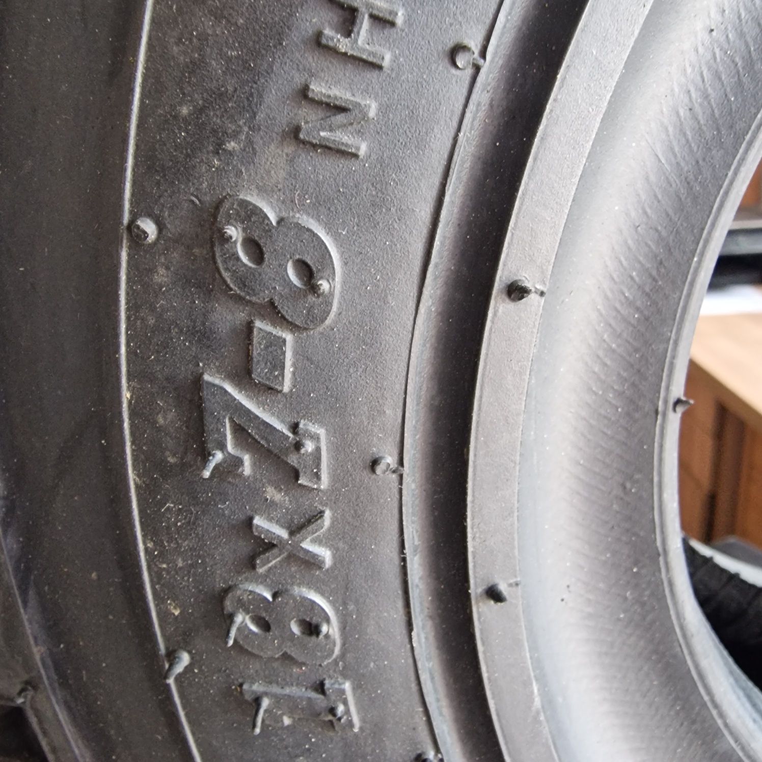 Opona 18x7-8 180/70-8 Mrl 16PR wózek