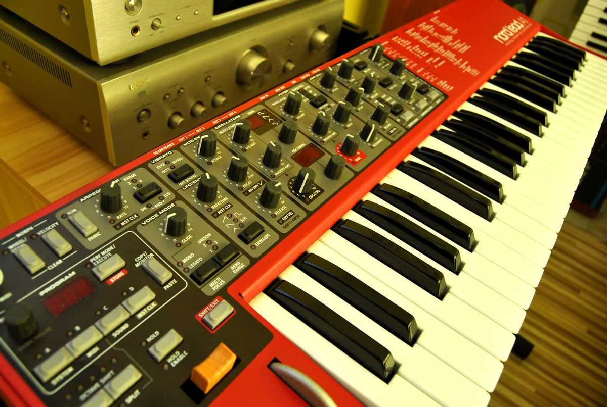 Syntezator Clavia Nord Lead A1