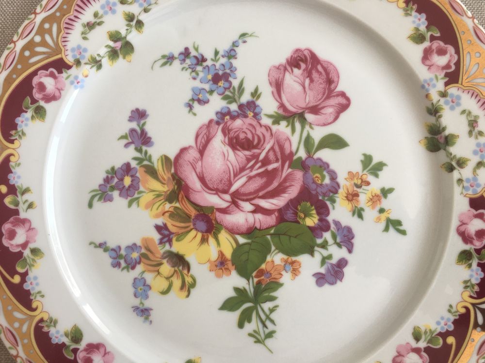 Prato de porcelana A.V. Porcelanas