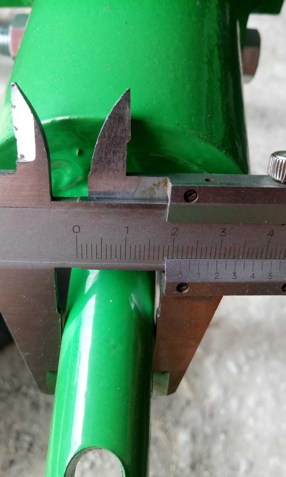 плуг 2x30 bomet плуг стійка 60 см.