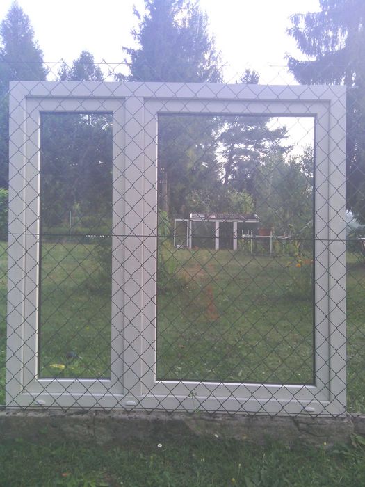 Okno plastikowe białe 146 x 143 otwieralno uchylne