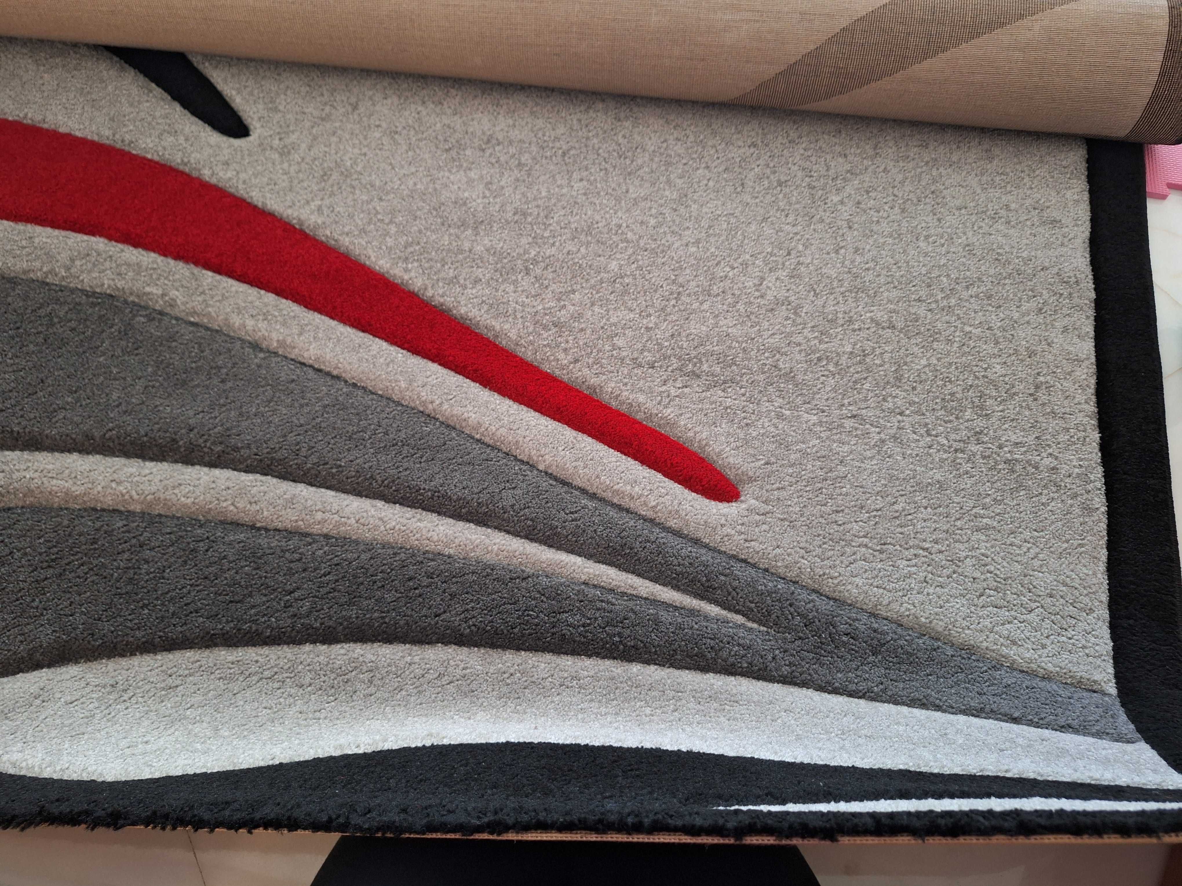 Carpete Elana cinza/vermelho 2m×2.90m - 100euros em muito bom estado