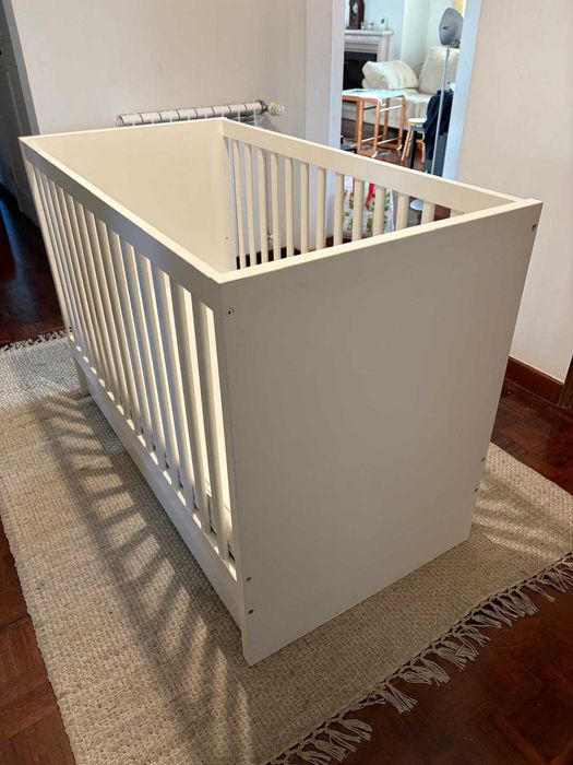 Vendo berço grades (Ikea) com duas alturas + colchão