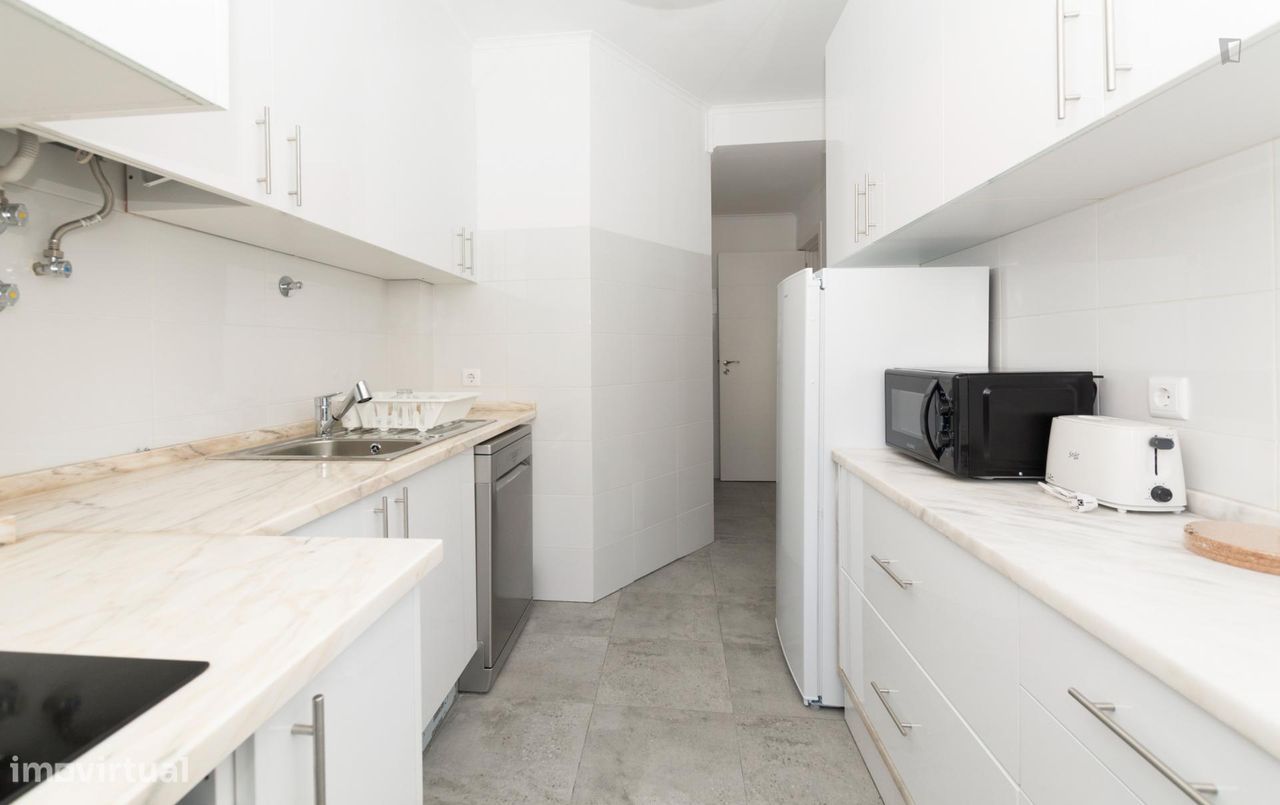 427246 - Quarto com cama de solteiro, com casa...