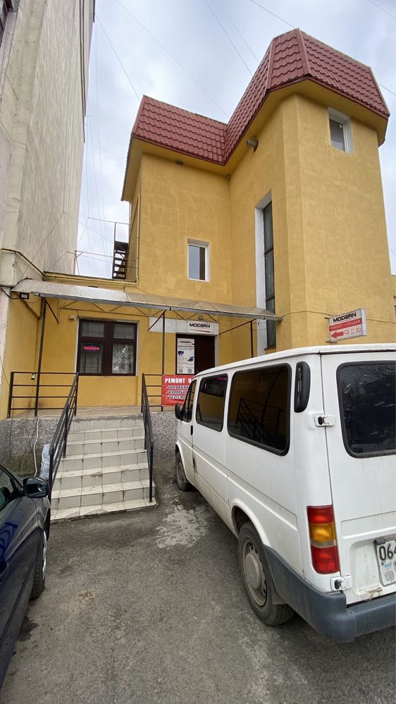 Продаж фасадного комерційного приміщення