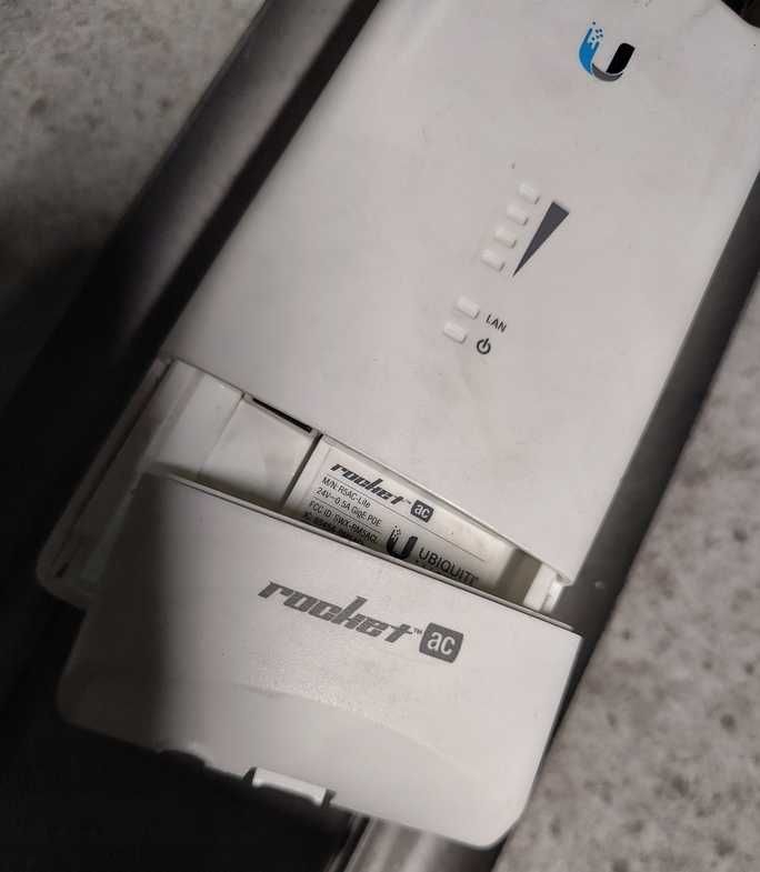 Ubiquiti Rocket AC lite + sektor Ubiquiti MIMO AM-V5G-Ti Titanium