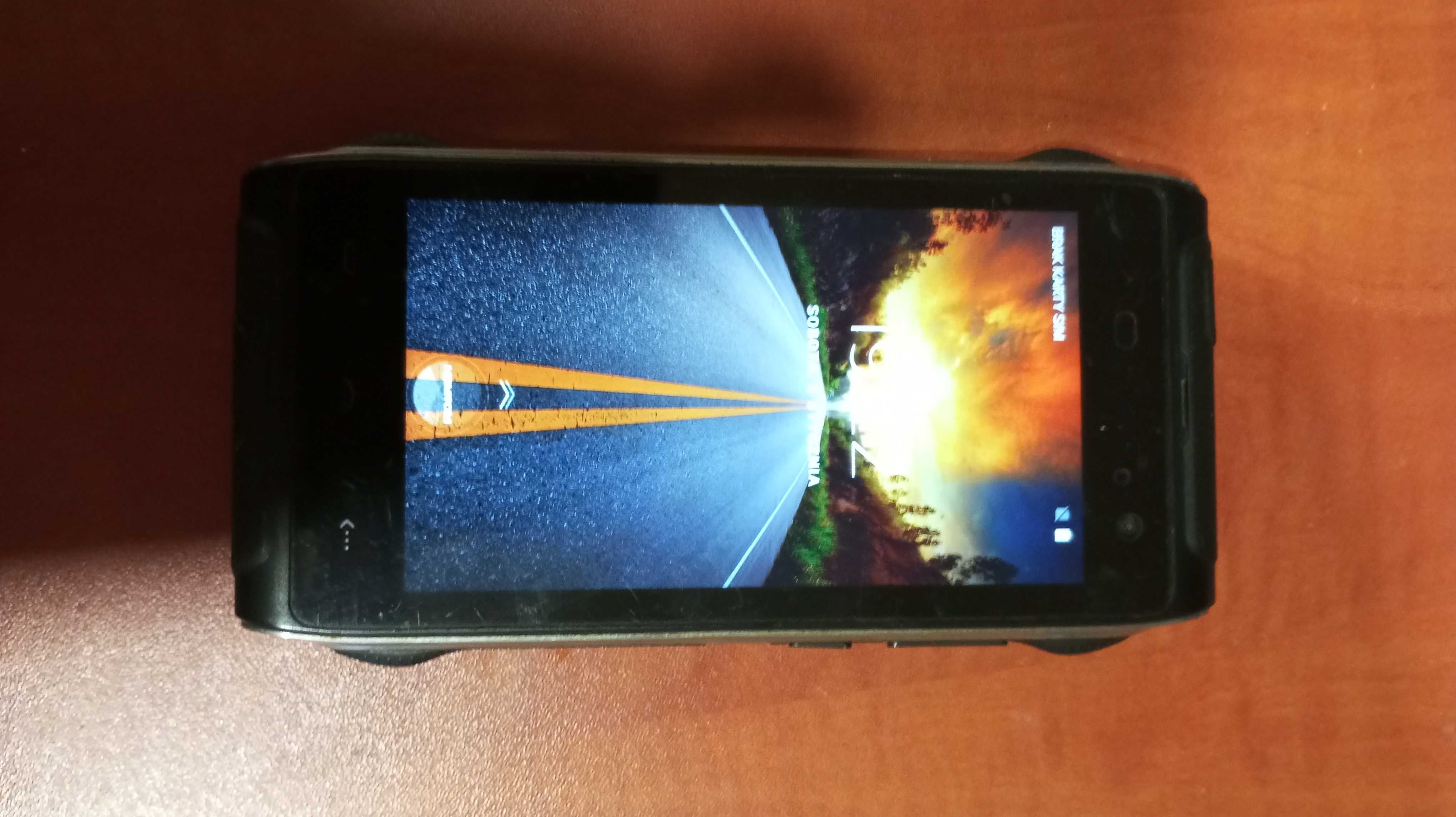 Telefon pancerny Homtom ht 20 z pudełkiem i ładowarką
