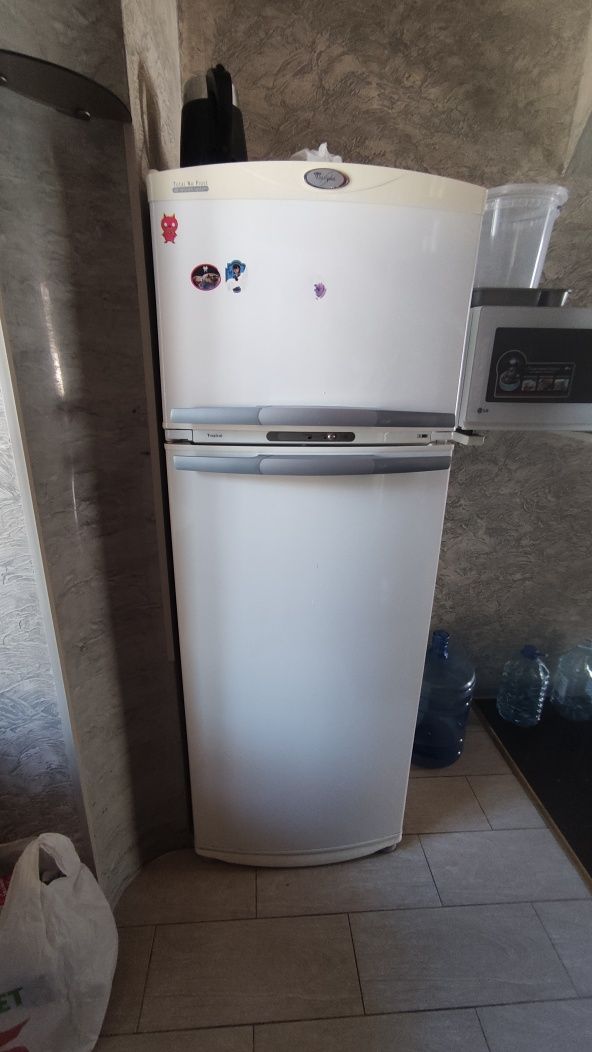 Холодильник Whirlpool Вирпул