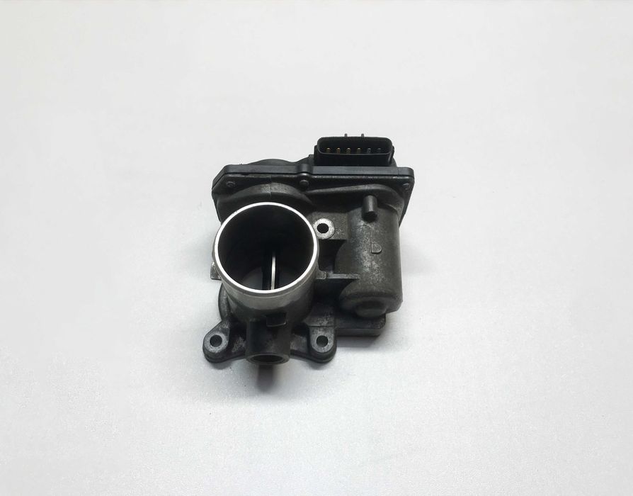 Дросельна заслонка Toyota Auris. Yaris. Corolla. IQ. Verso - 1.4 D-4D