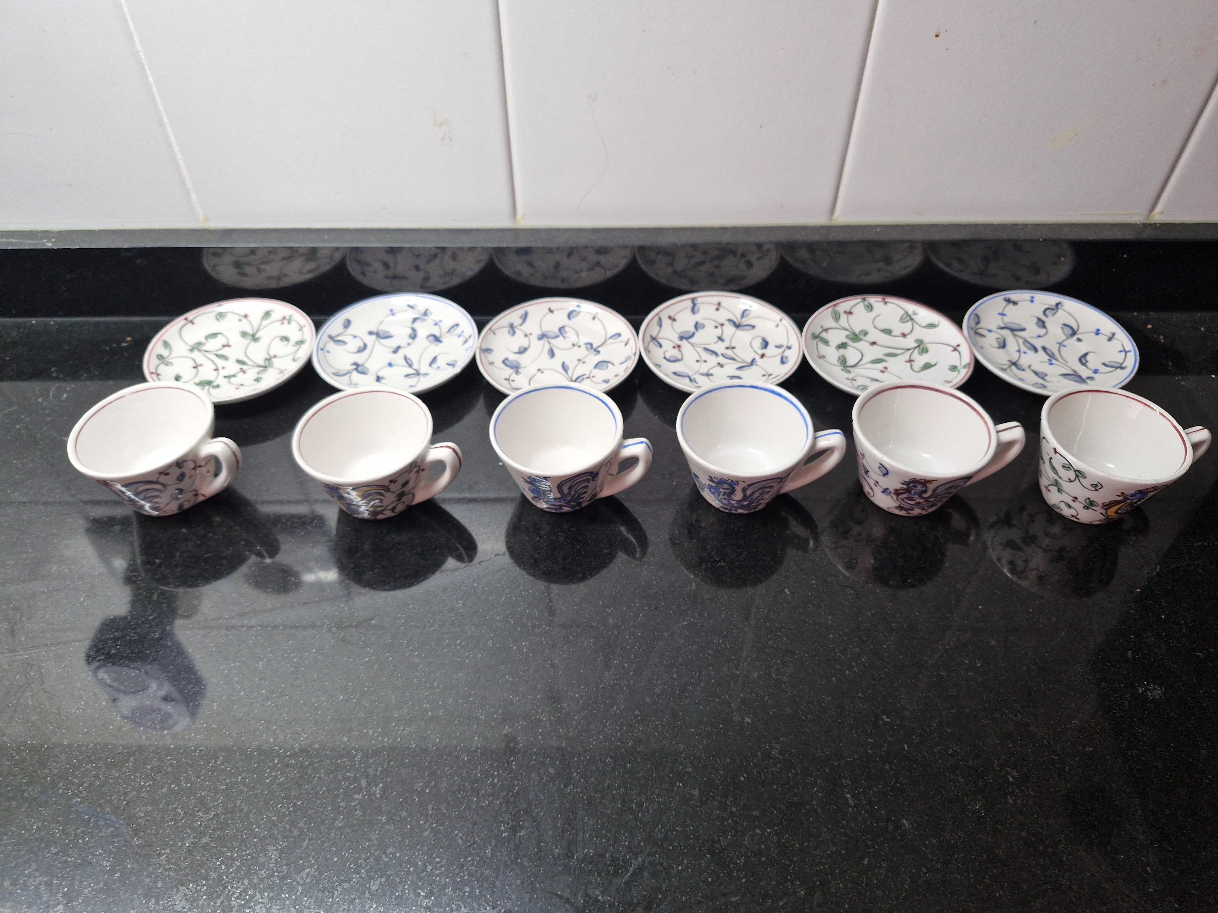 conjunto de chávenas com pires mini