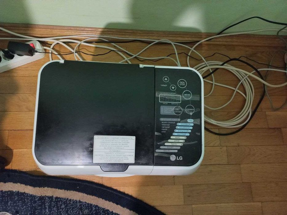 Хлібопічка LG HB-3001BYT
