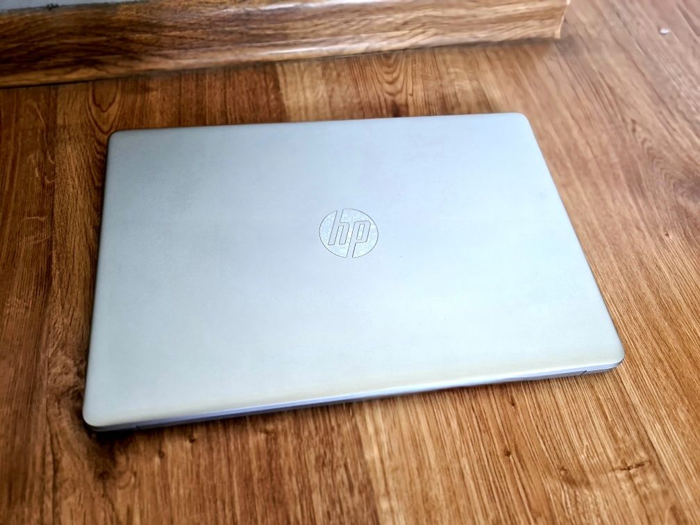 Hp 15s-eq2162nw stan jak nowy mało używany 16GB RAM SSD 512GB Intel