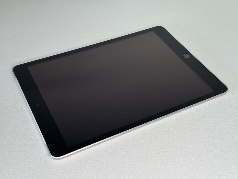 iPad 9. gen. (A2603) - 256GB - Cellular (LTE) - faktura VAT 23%