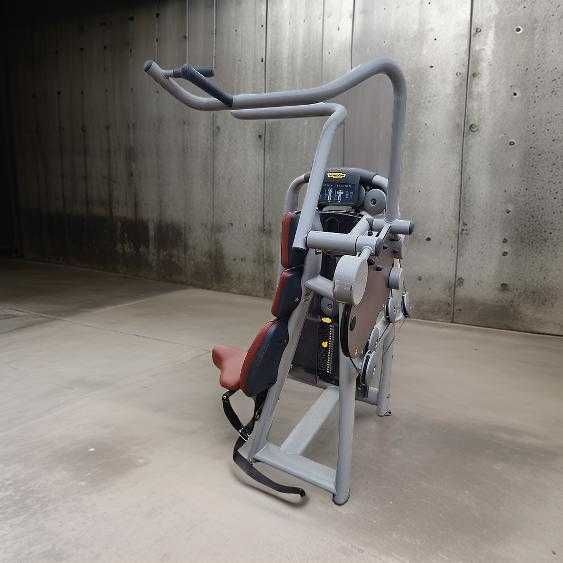 Atlas maszyna na plecy szerokość Vertical Traction - Technogym-inne...
