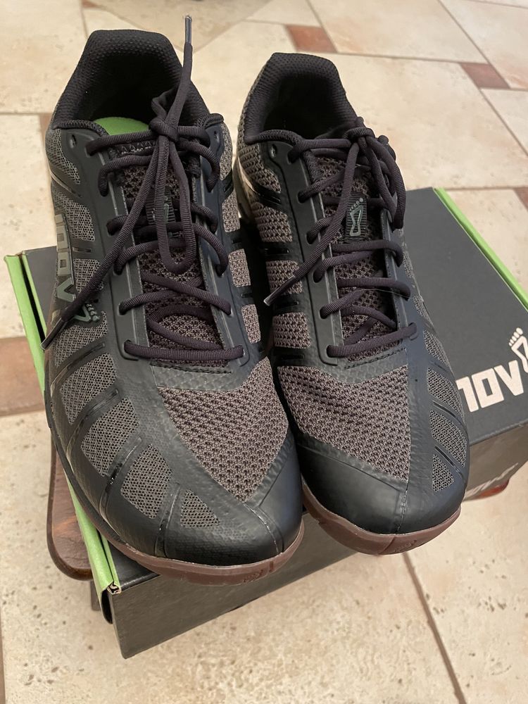 Inov 42 buty 42,5 inov-8 black olive f-lite 235 v3