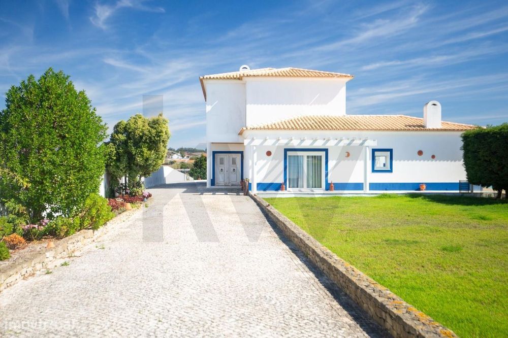 Moradia Exclusiva com vista de mar no horizonte e Piscina de Sonho, a
