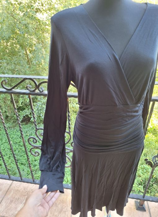 Czarna sukienka midi długi rękaw 97 % wiskoza Bravissimo rozmiar L 40