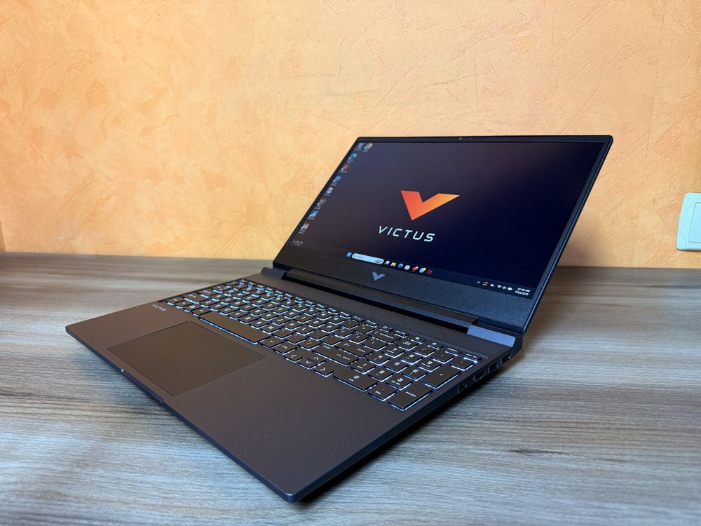 Свіжий ігровий ноутбук HP Victus(R5-7535HS/16DDR5/512/RX6550M/144HZ)