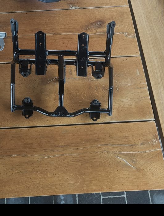 Stelaz czaszy lampy szyby Suzuki vstrom 2003 do 2012