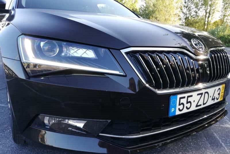 Skoda Superb com garantia e como novo