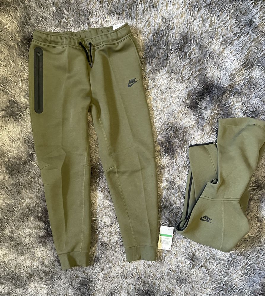 Nike Tech Fleece костюм