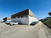 Armazém em zona industrial
