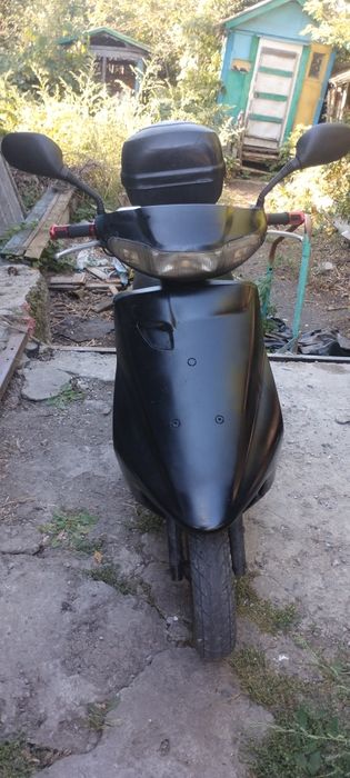 Три скутер Yamaha.             .