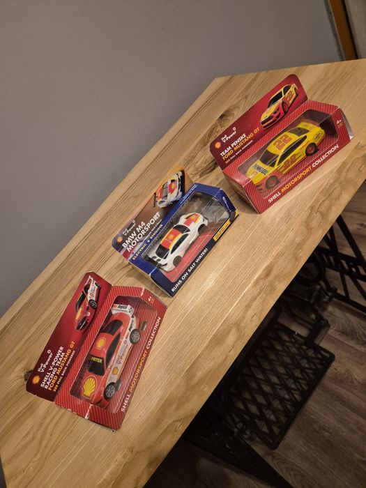 Kolekcjonerskie samochodziki z serii Shel V-Power