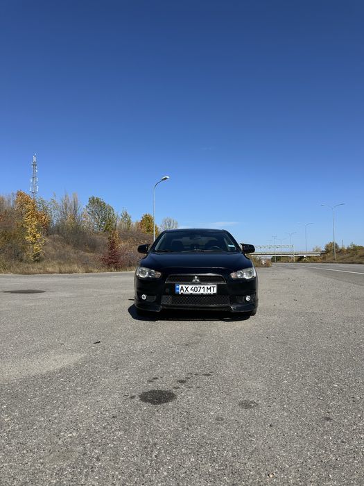 Хороша машинка ланцер 10 на 2л автомат
