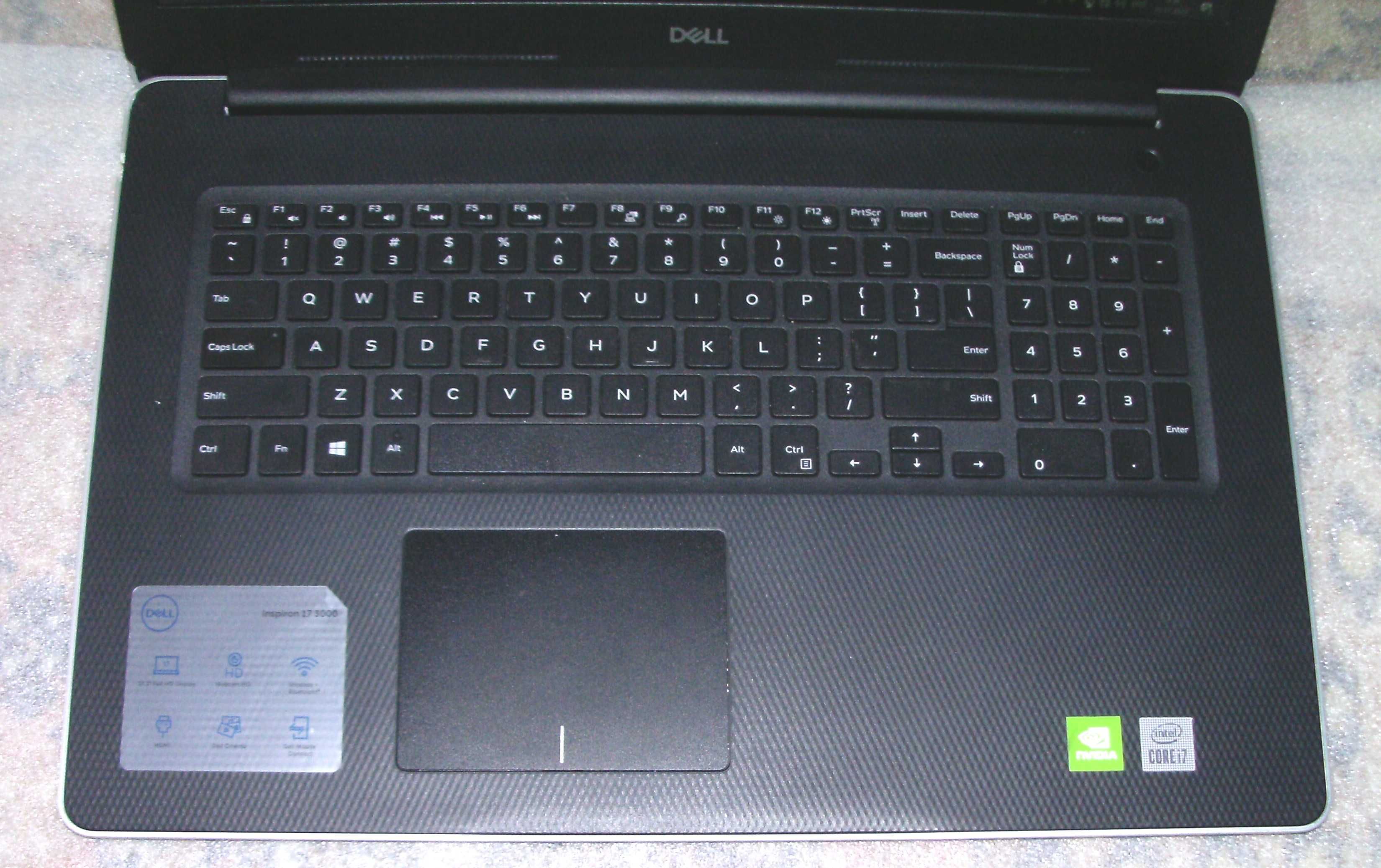Ігровий Dell 3793 FHD i7-1065G7 16GB 1TB NVMe NVIDIA MX230 гарний cтан