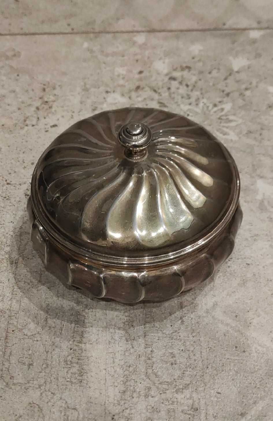 Platerowana, srebrzona szkatułka, pojemnik z pokrywką