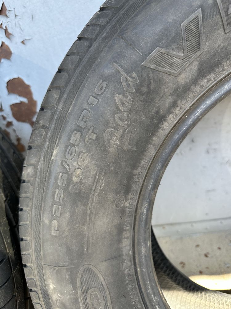 Продам резину 255/65 R16